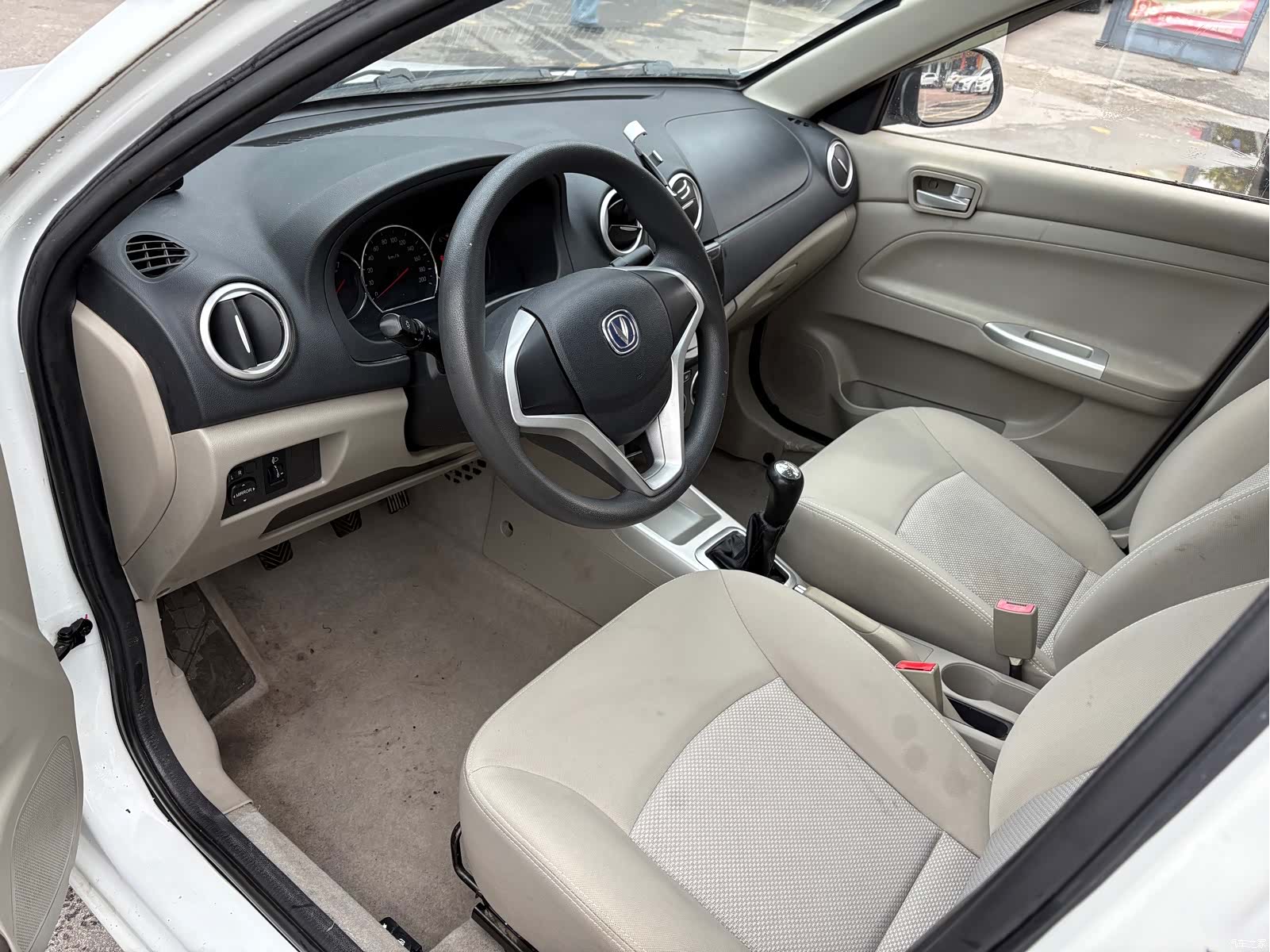 Changan V3, 2016 4