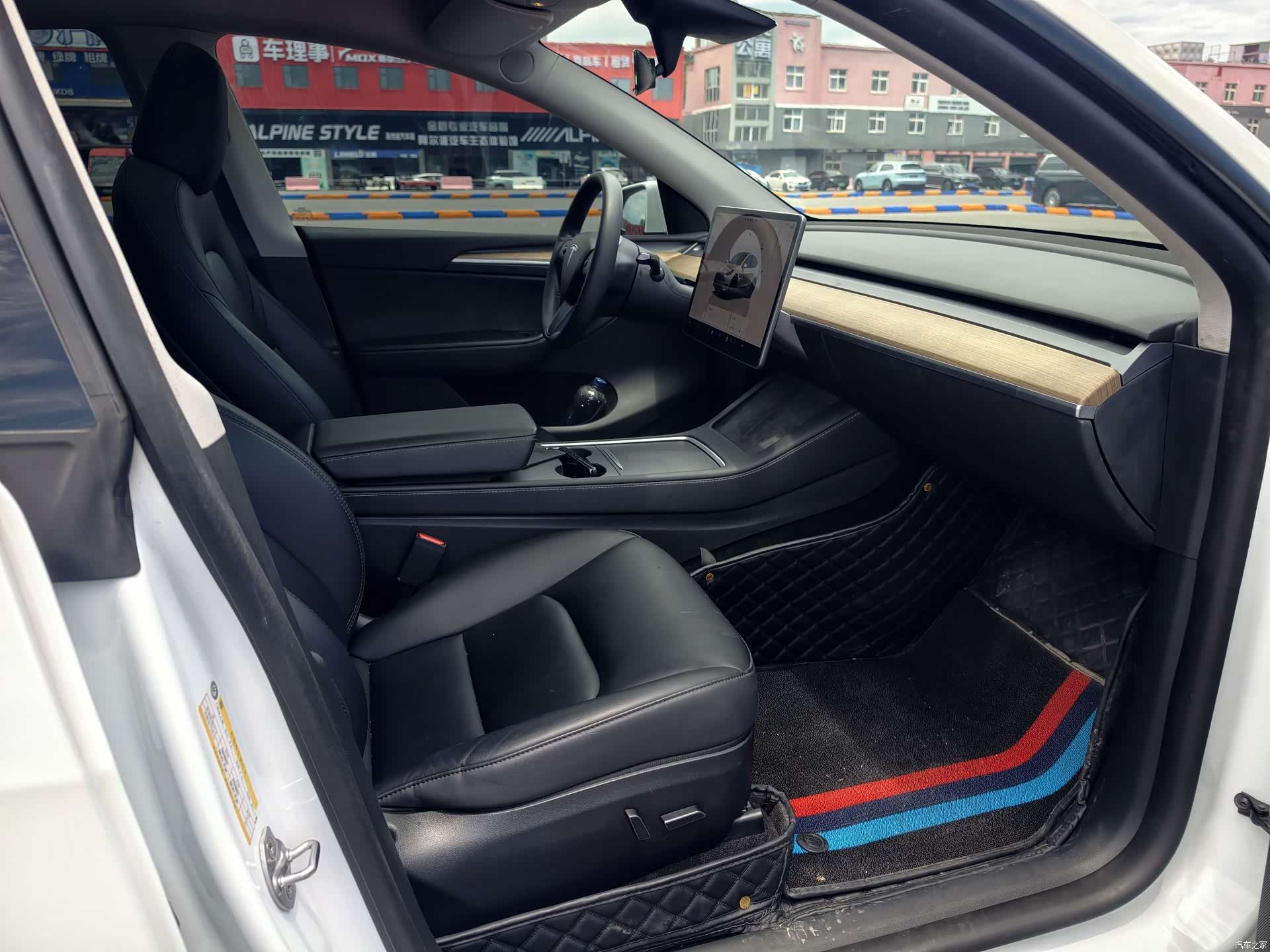 Tesla Model Y, 2023 12