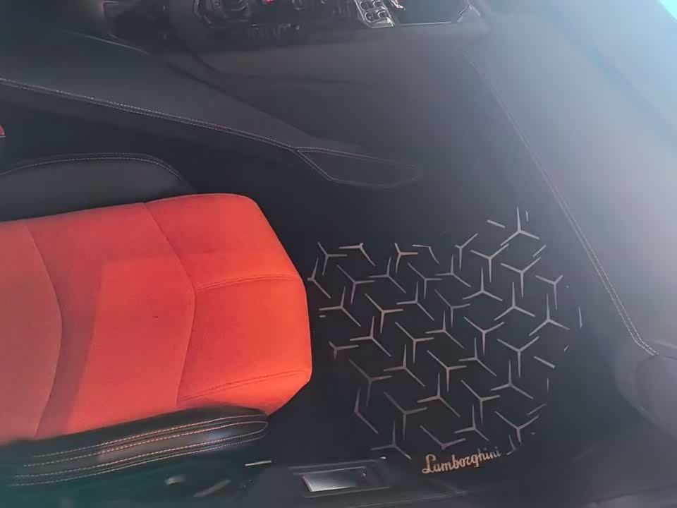 Lamborghini Aventador