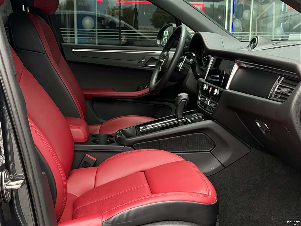 Porsche Macan, 2025 16