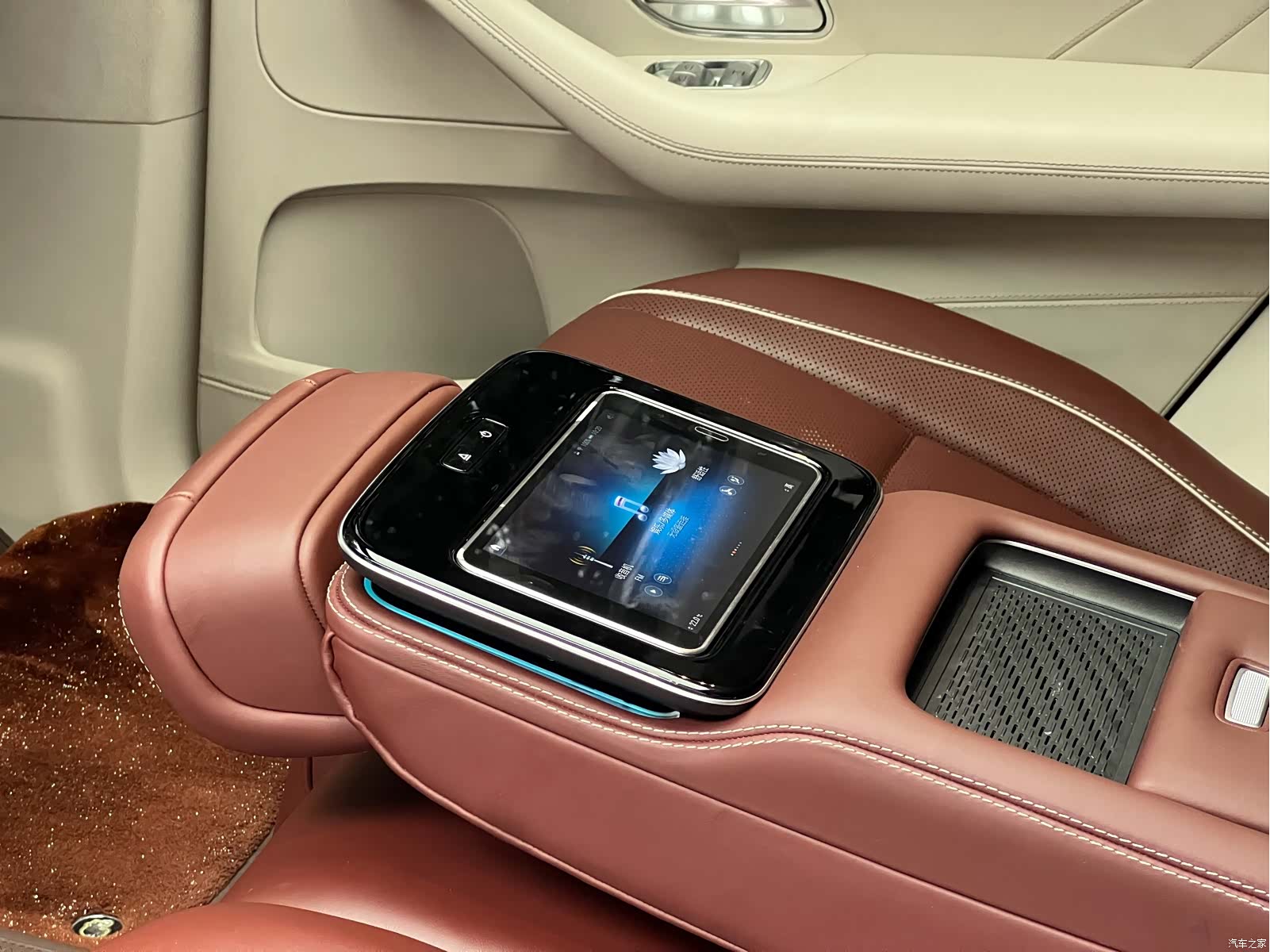 Maybach GLS, 2021 23