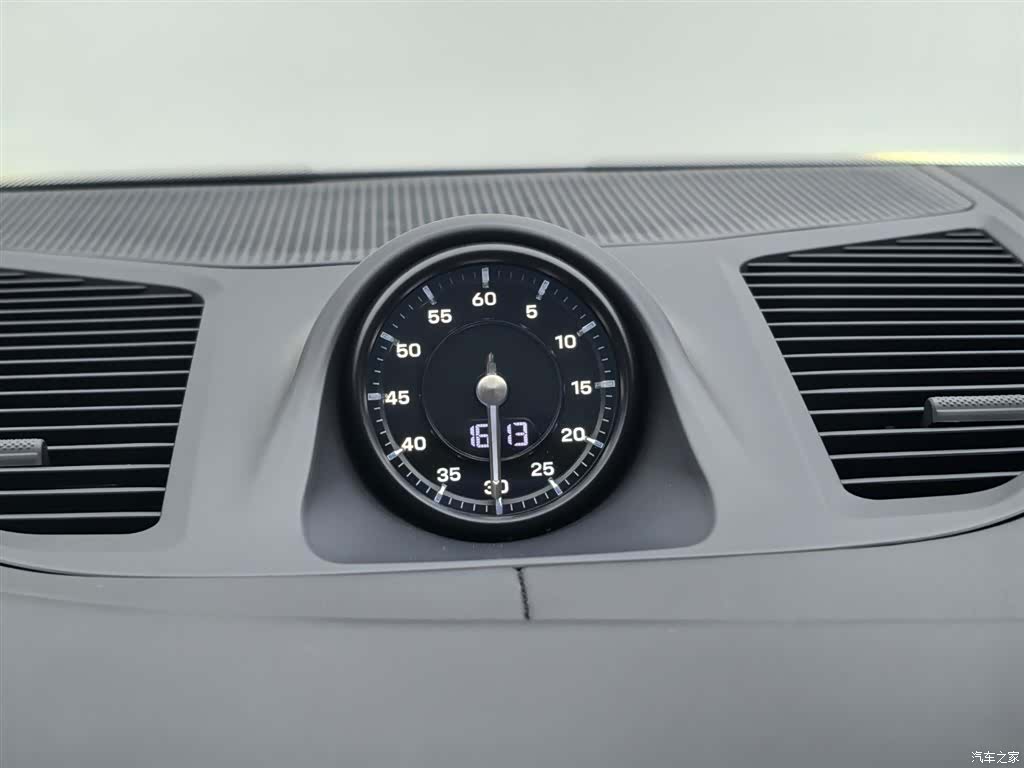 Porsche Cayenne, 2025 9
