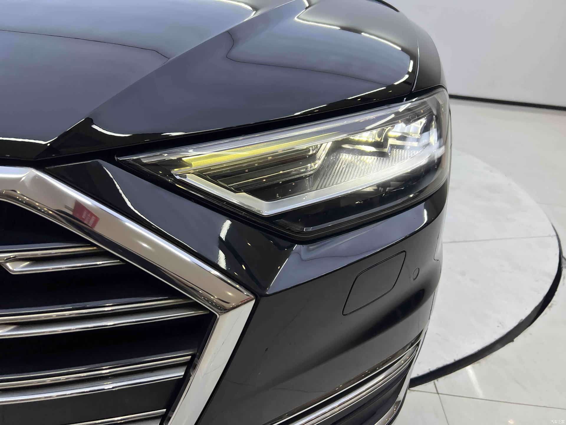 Audi A8L, 2020 все фото