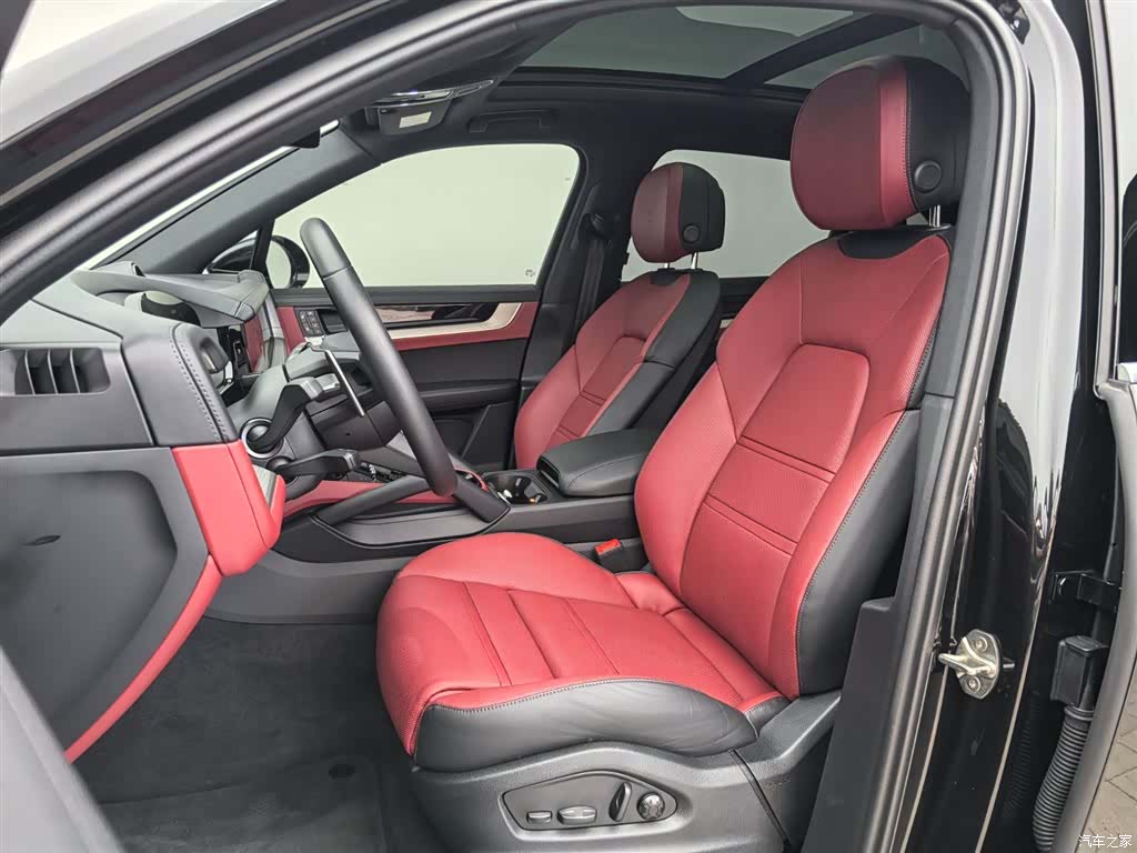 Porsche Cayenne, 2025 24