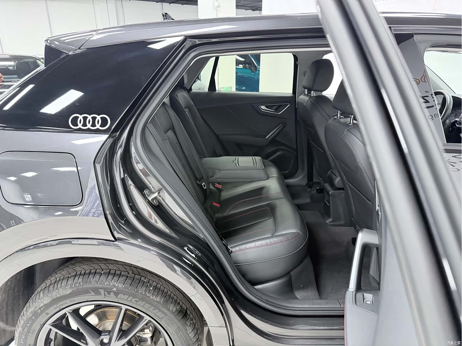 Audi Q2L, 2023 11
