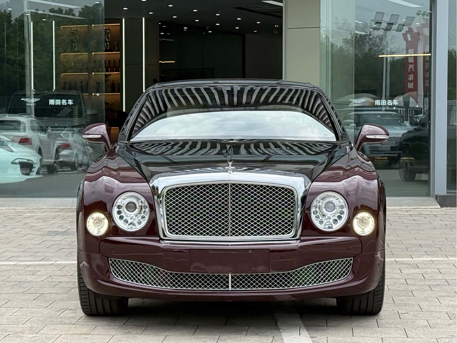 Bentley Mulsanne, 2012 1