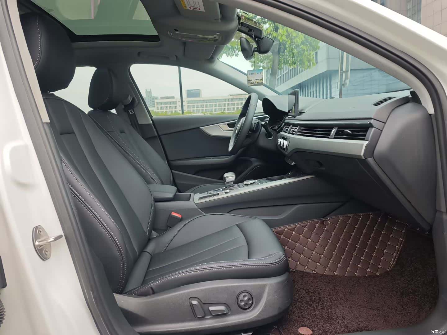 Audi A4L, 2019 7