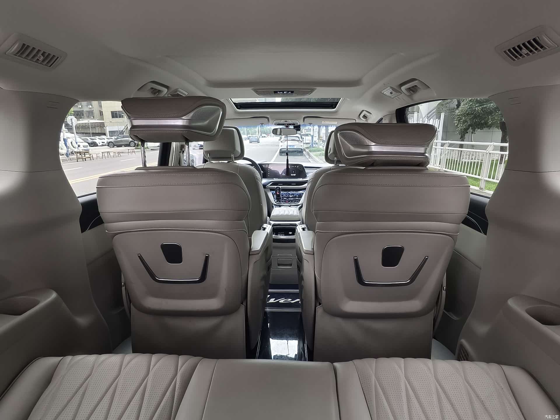 Buick GL8, 2022 12