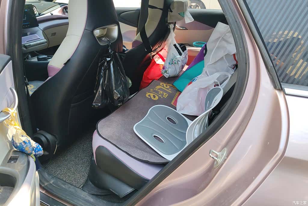 BYD Dolphin, 2022 10