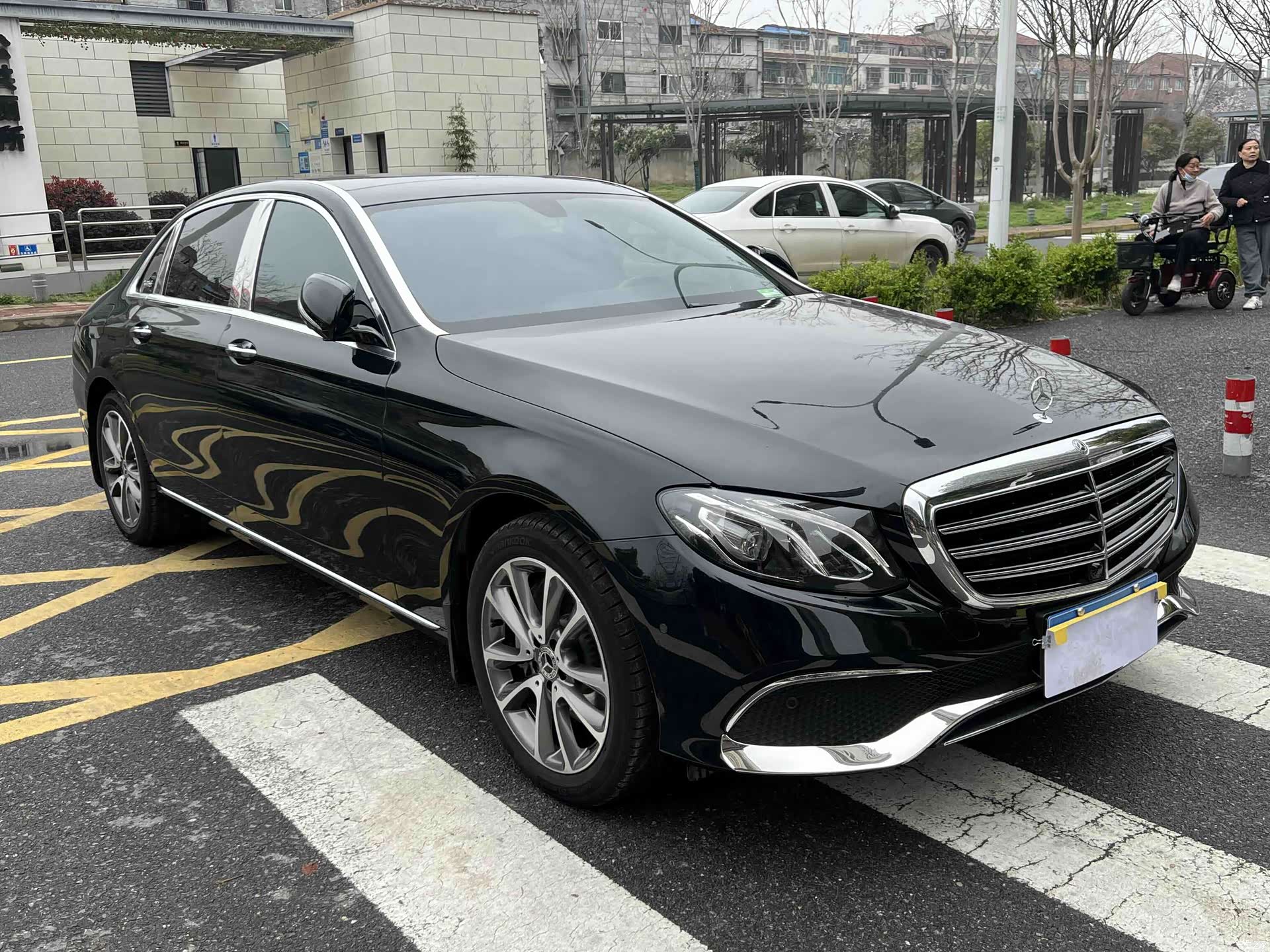 Mercedes-Benz E-Class, 2019 3