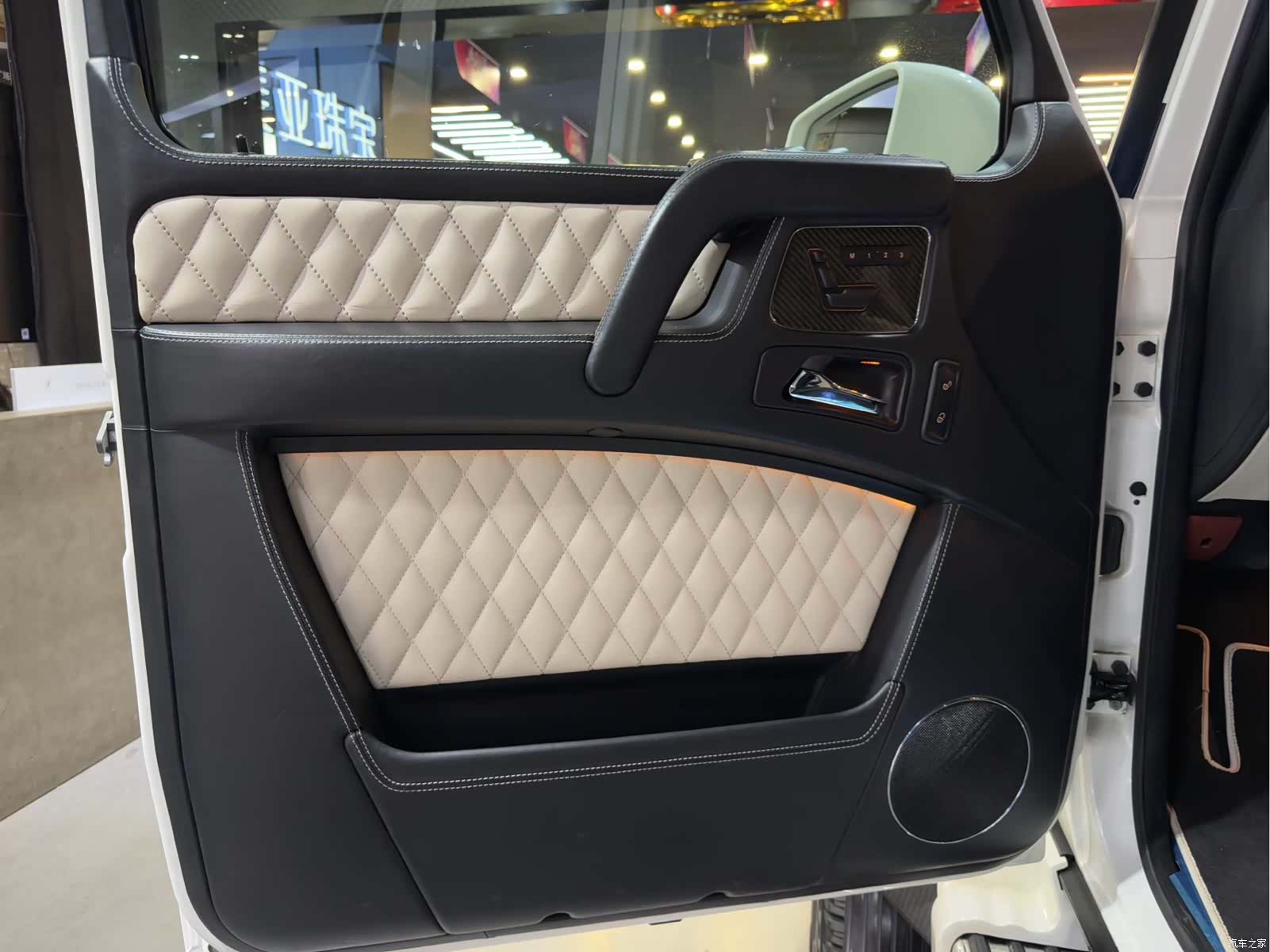 Mercedes-Benz G-Class, 2018 12