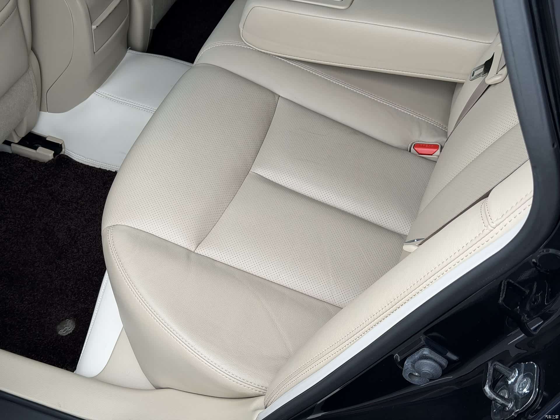 Nissan Teana, 2013 11