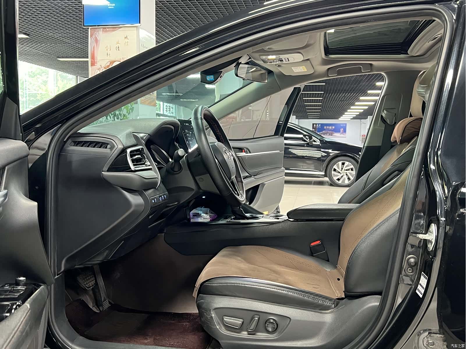 Toyota Camry, 2023 8