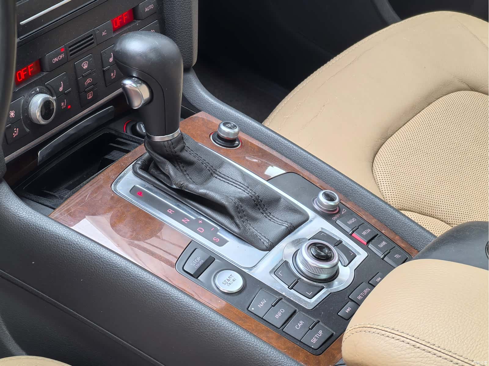 Audi Q7, 2011 9