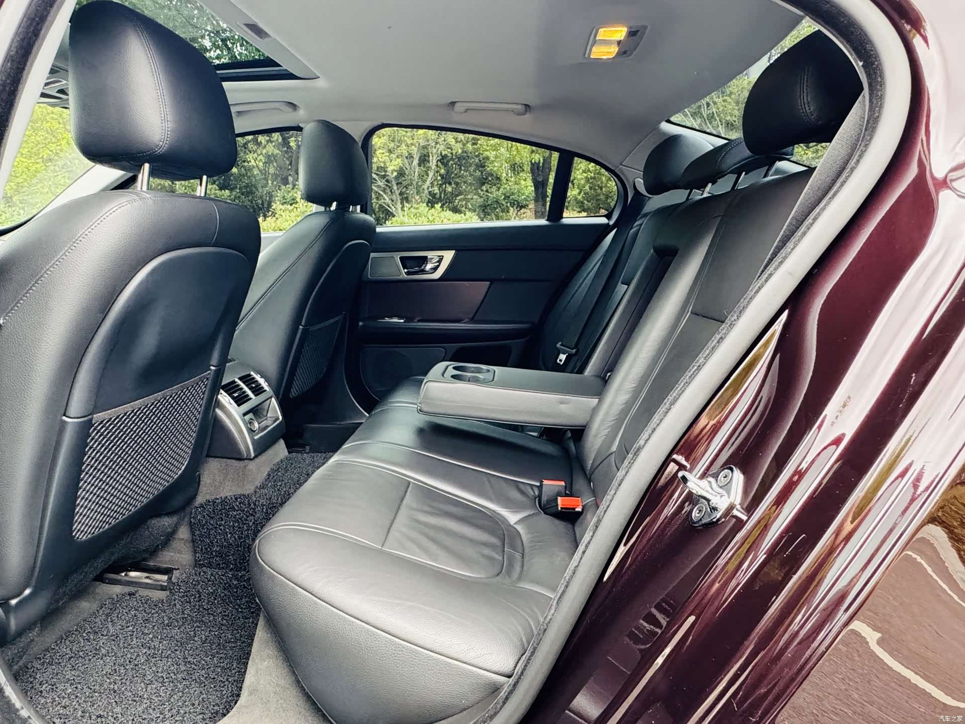 Jaguar XF, 2013 8
