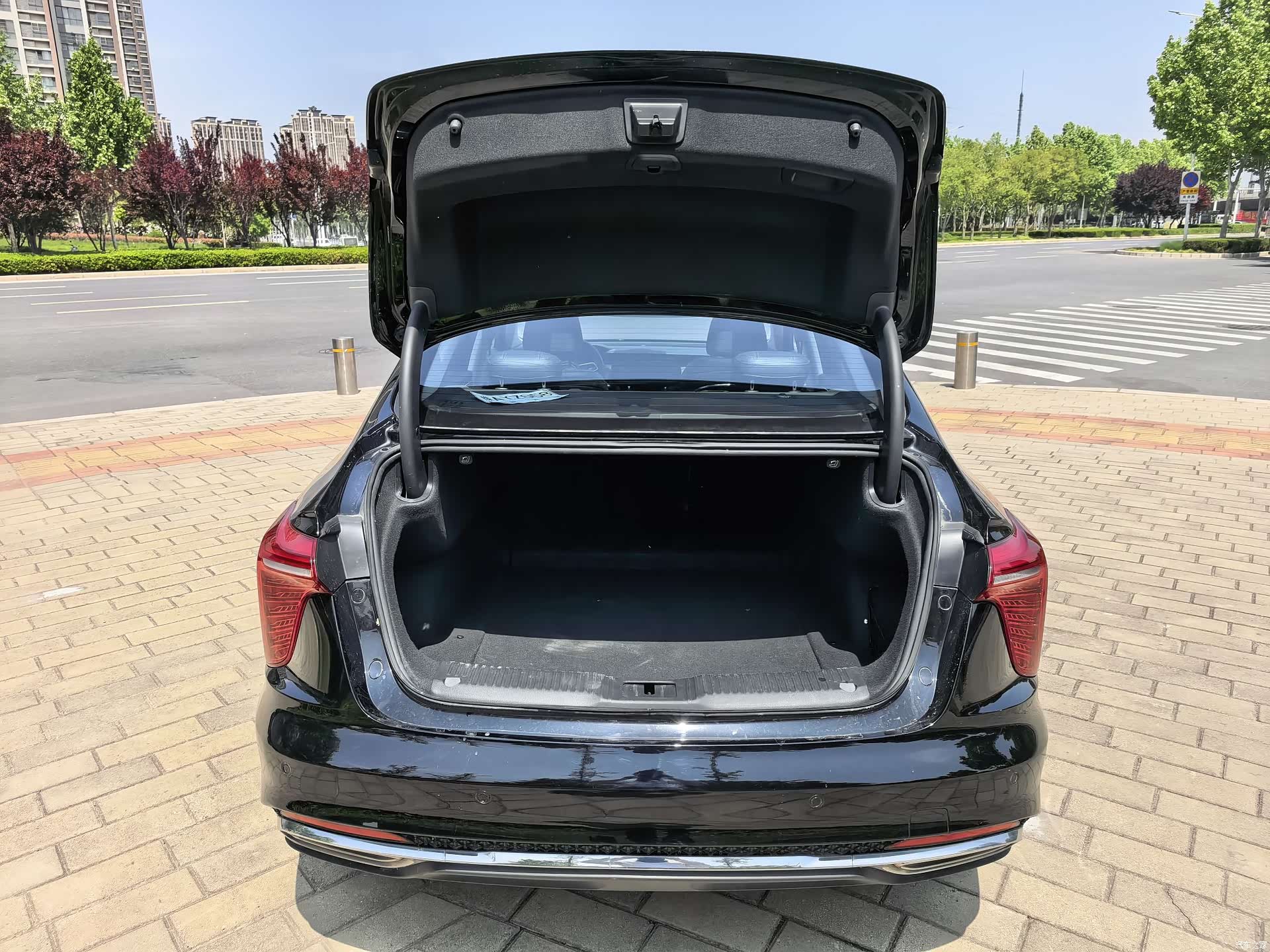 Hongqi H5, 2023 20