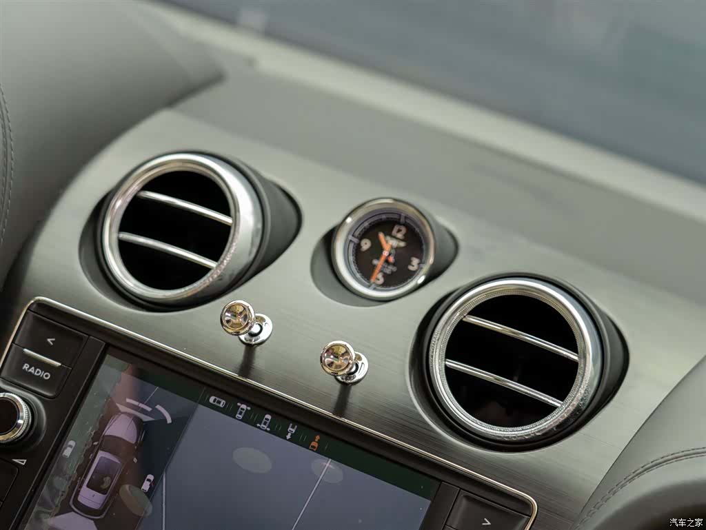 Bentley Bentayga, 2020 22