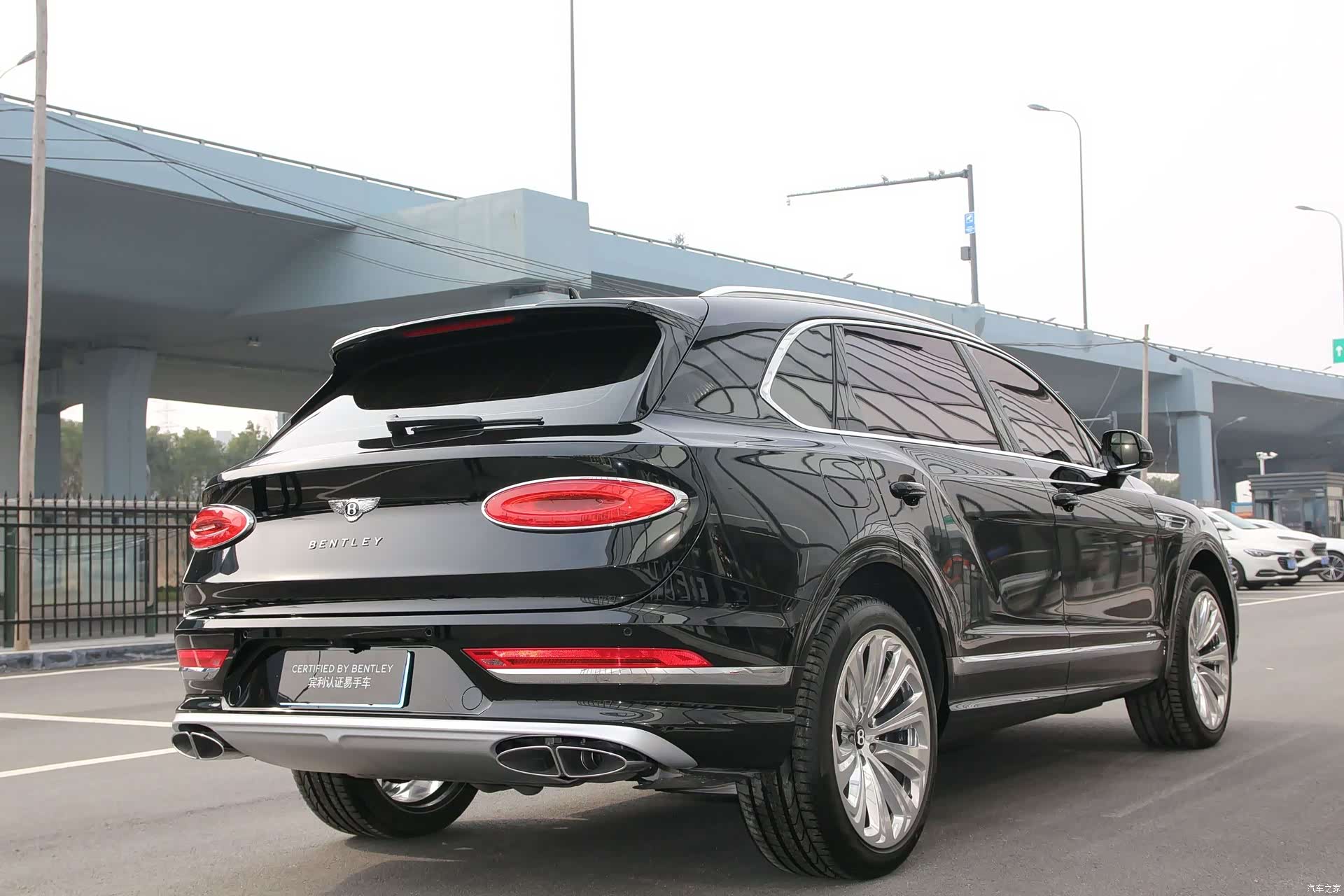 Bentley Bentayga, 2023 6