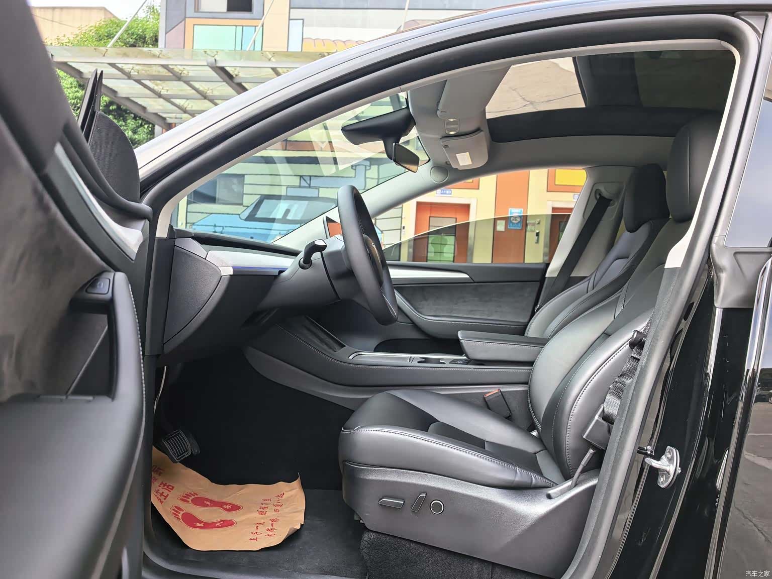 Tesla Model Y, 2023 11