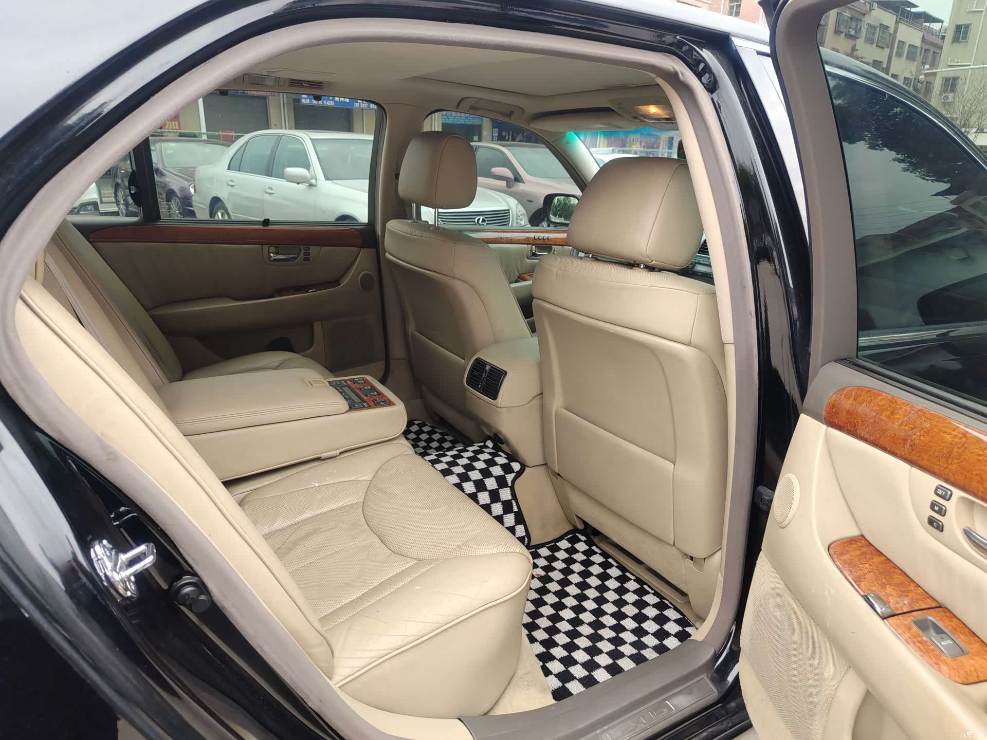 Lexus LS, 2004 60