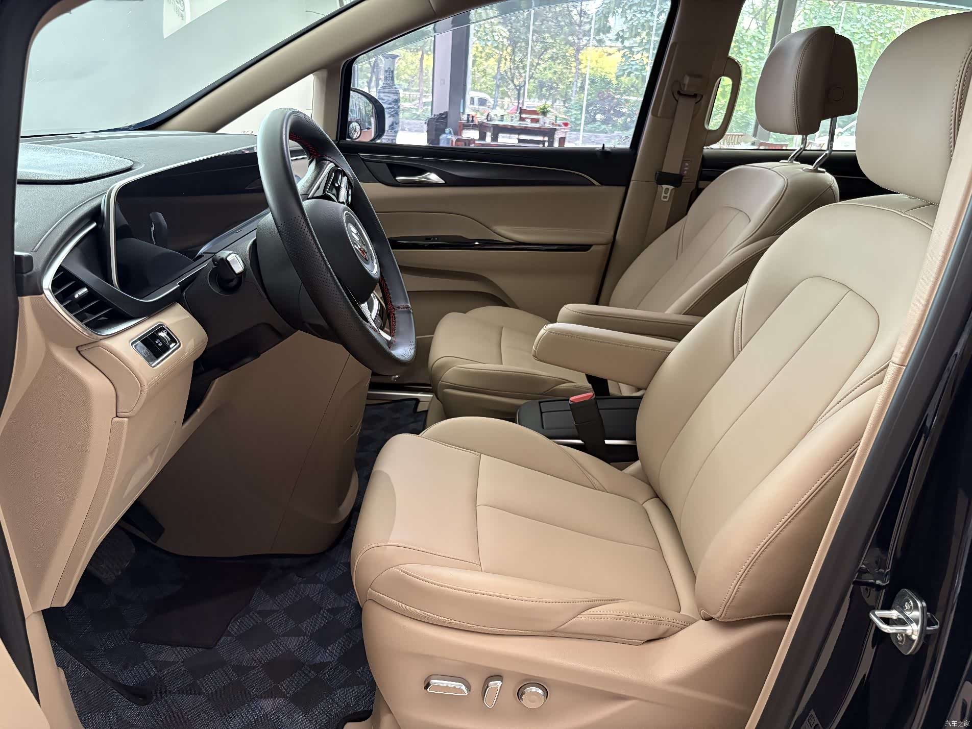 Buick GL8, 2025 4