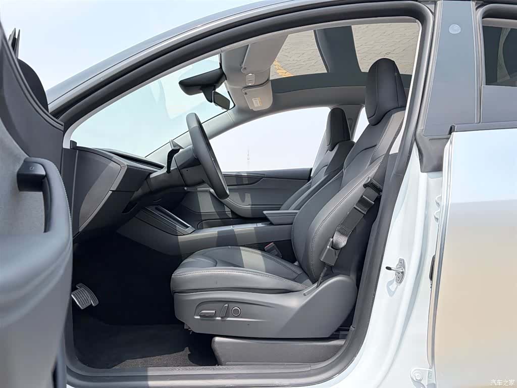 Tesla Model Y, 2025 все фото