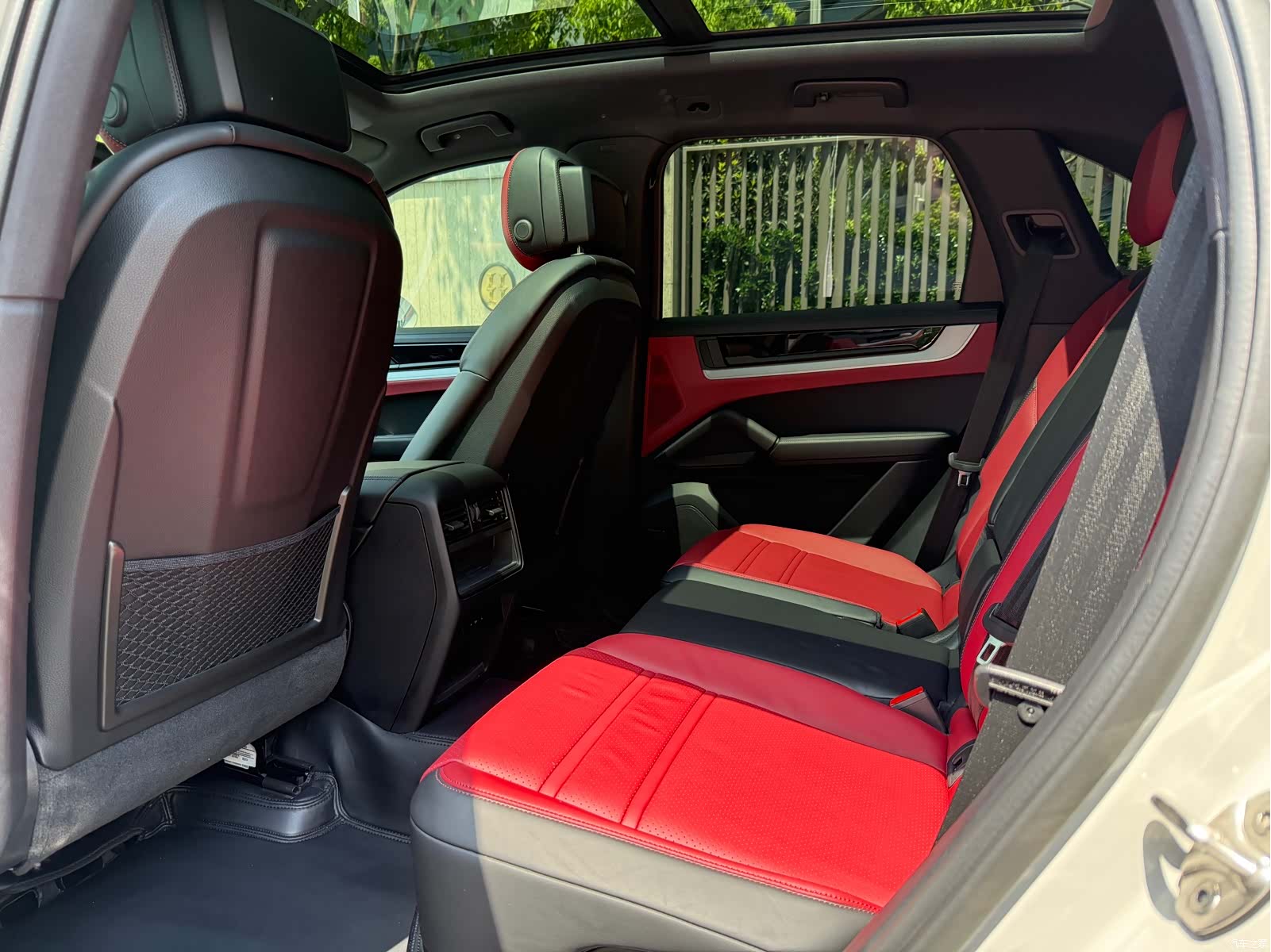 Porsche Cayenne, 2025 10