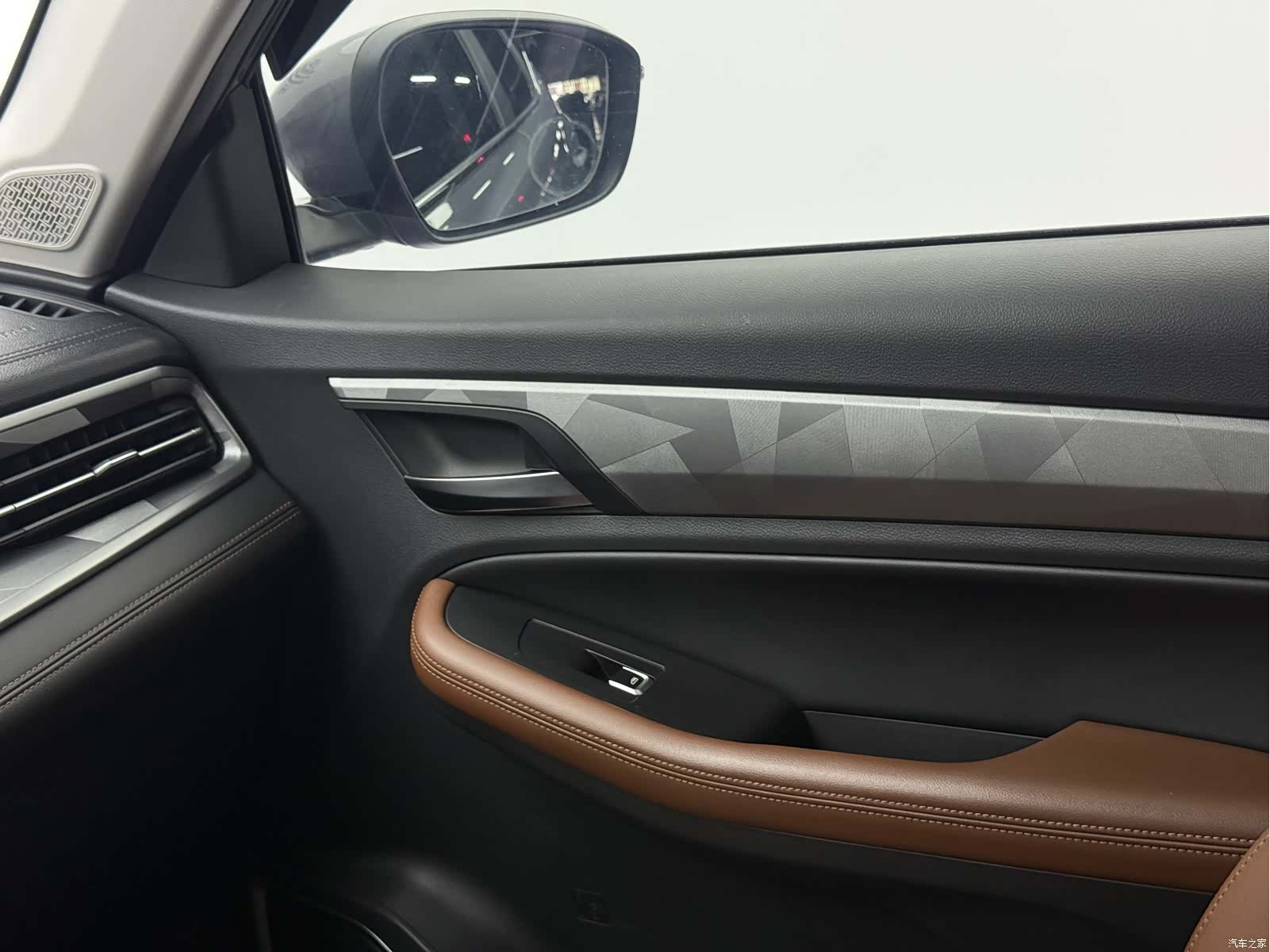 Geely X6, 2023 11