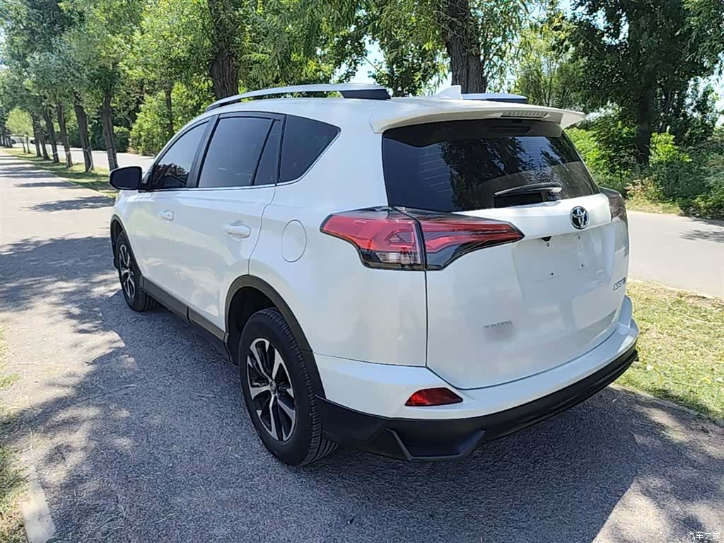 Toyota RAV4, 2019 все фото