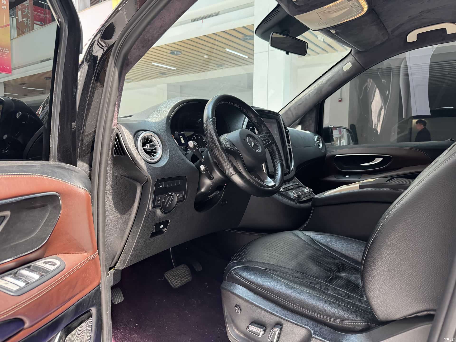 Mercedes-Benz 7, 2019 17