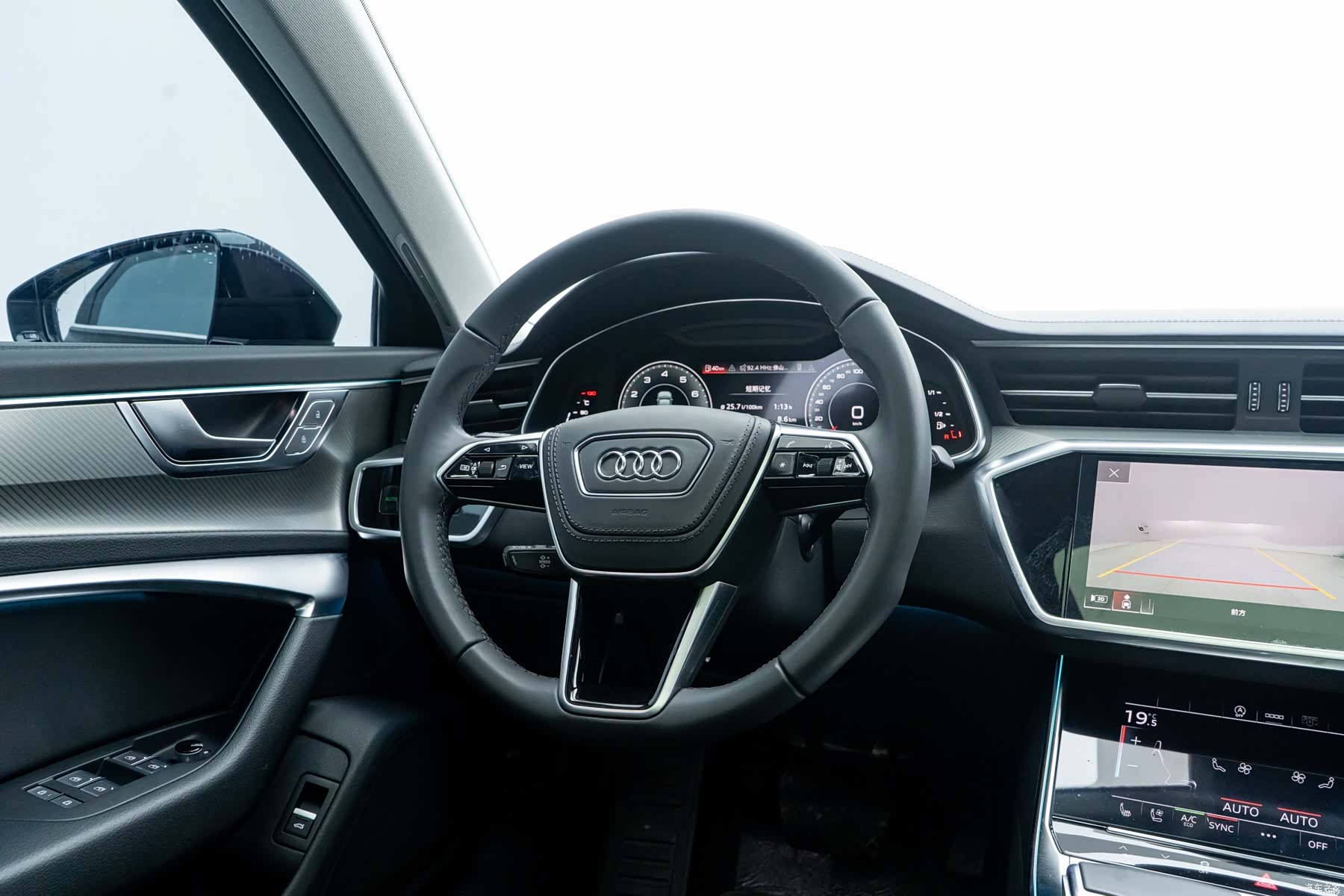 Audi A6L, 2025 10