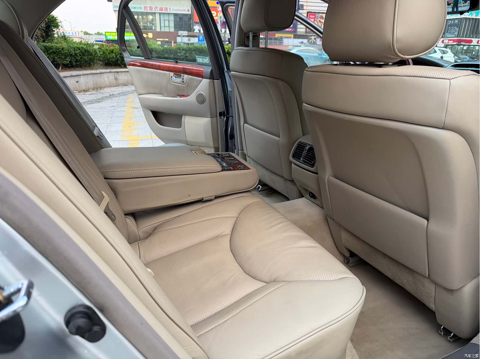 Lexus LS, 2003 15