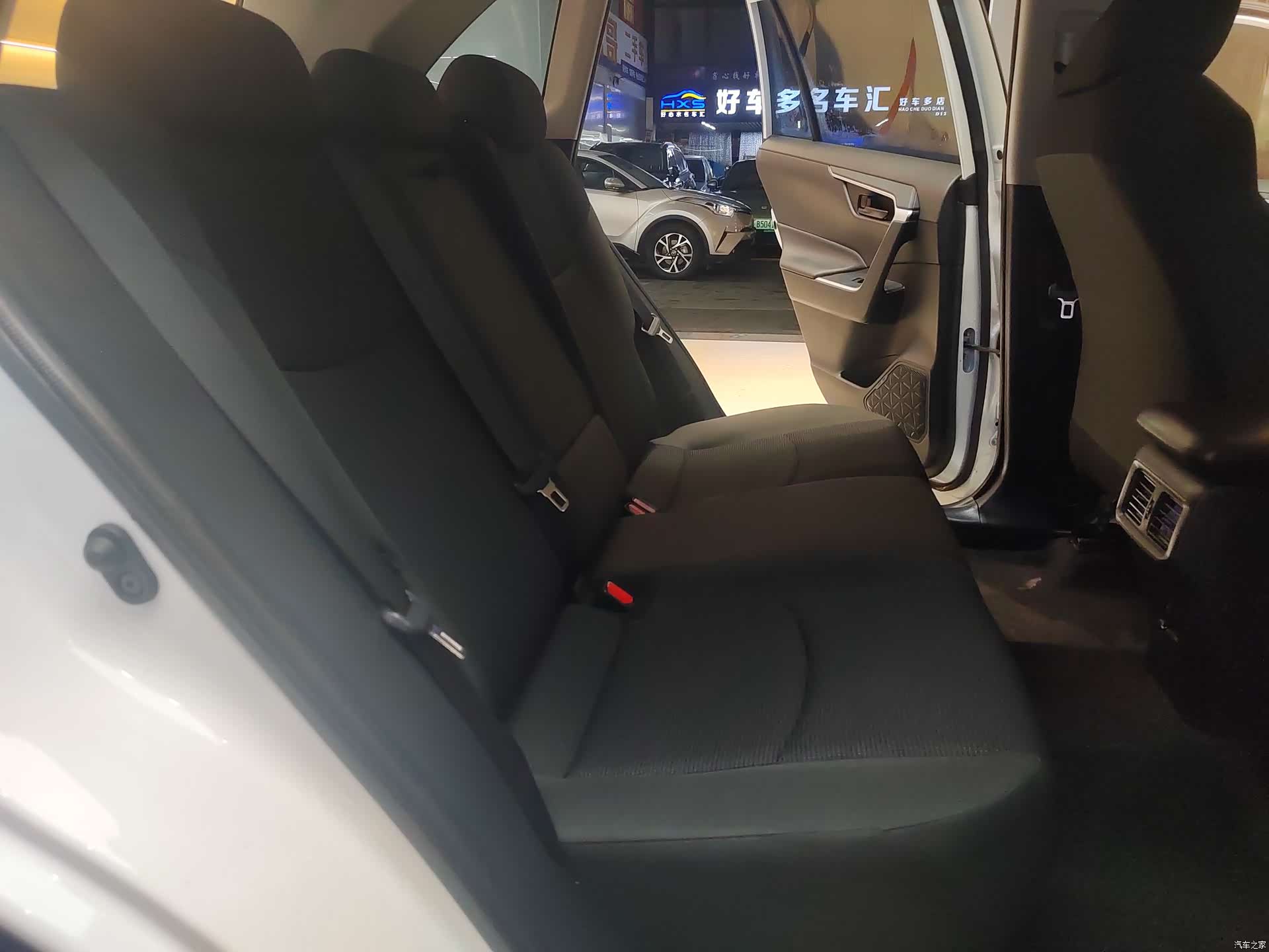 Toyota RAV4, 2022 24