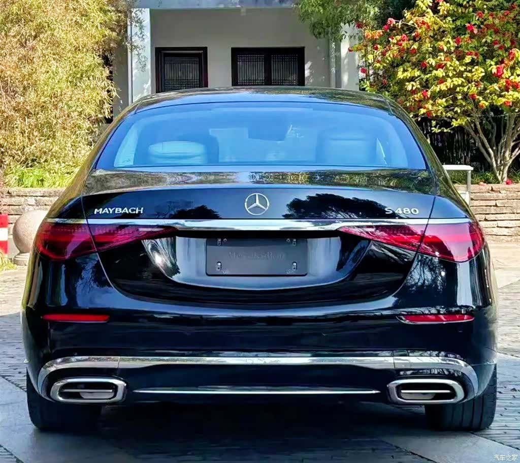 Maybach S-Class, 2023 3