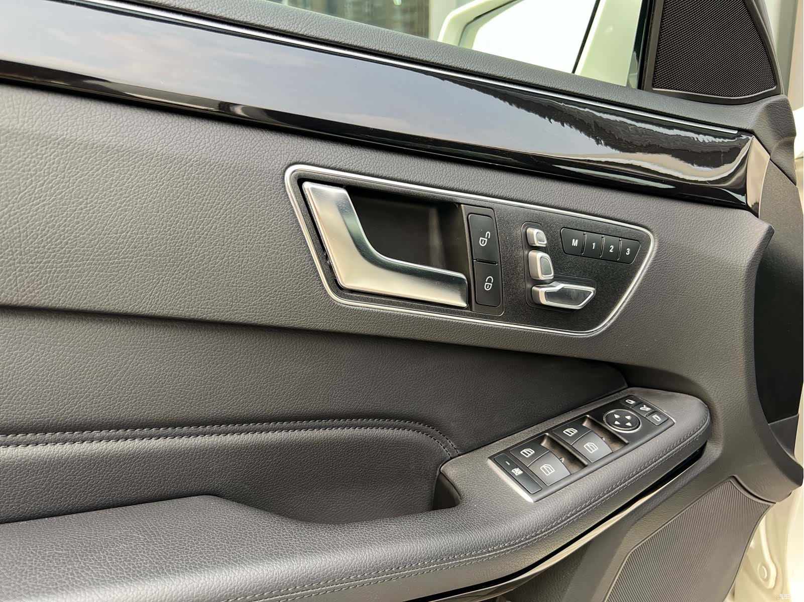 Mercedes-Benz E-Class, 2016 28