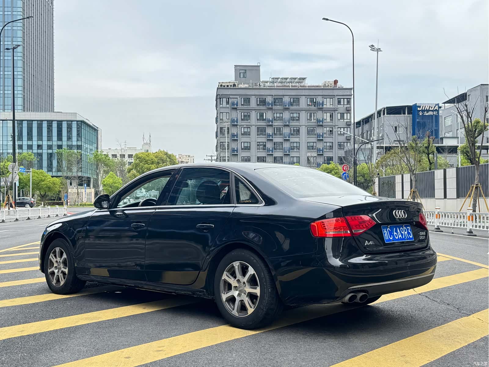 Audi A4L, 2011 7