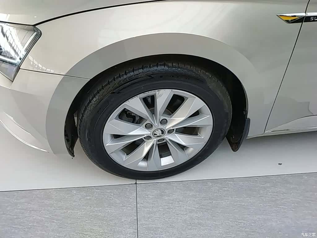 Skoda Superb, 2019 23