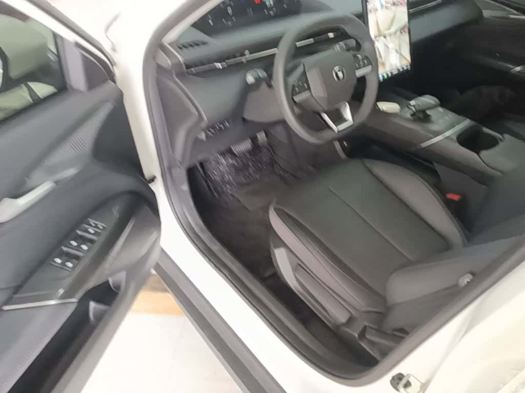 Changan Eado, 2025 16