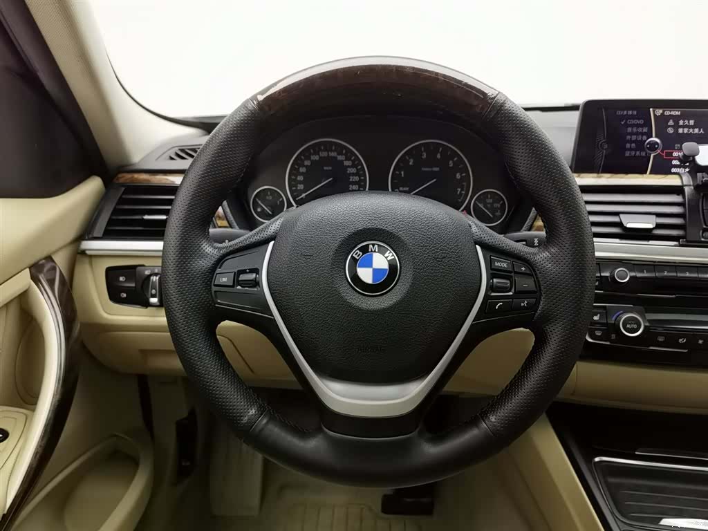 BMW 3 Series, 2013 11