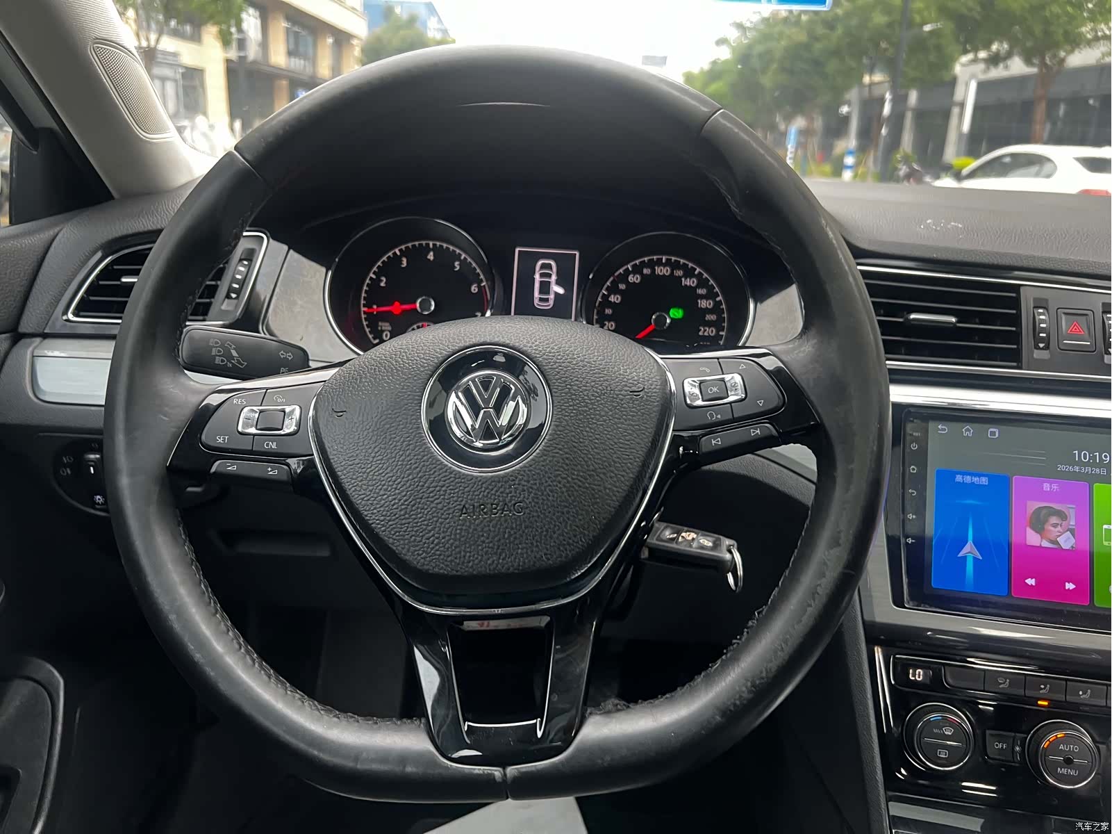 Volkswagen Lamando, 2015 12