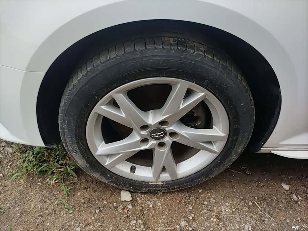 Audi A4L, 2018 23