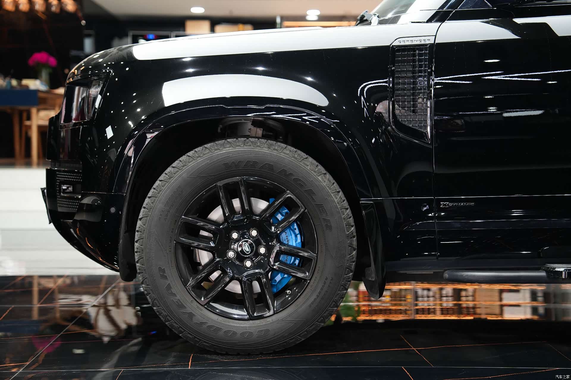 Land Rover Defender, 2021 6