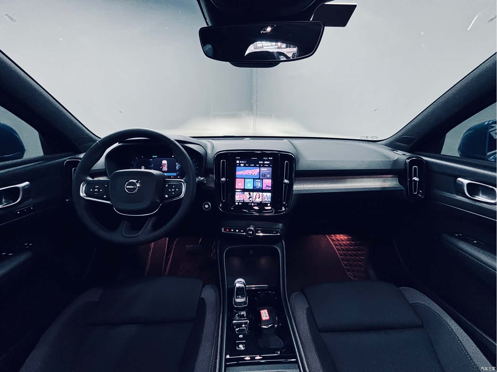 Volvo XC40, 2023 11