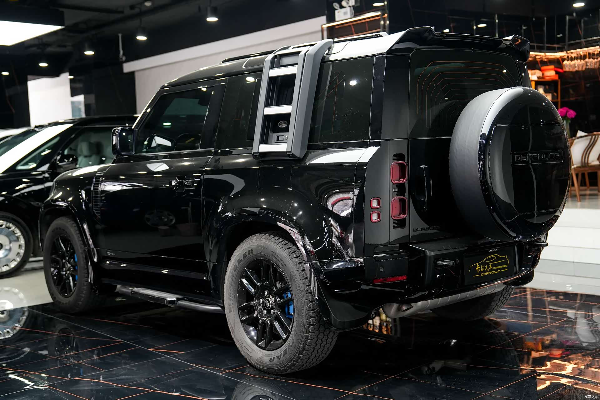 Land Rover Defender, 2021 4