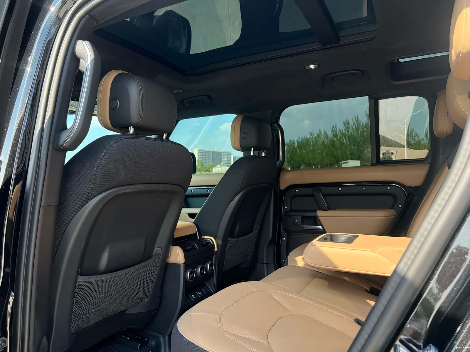 Land Rover Defender, 2026 17