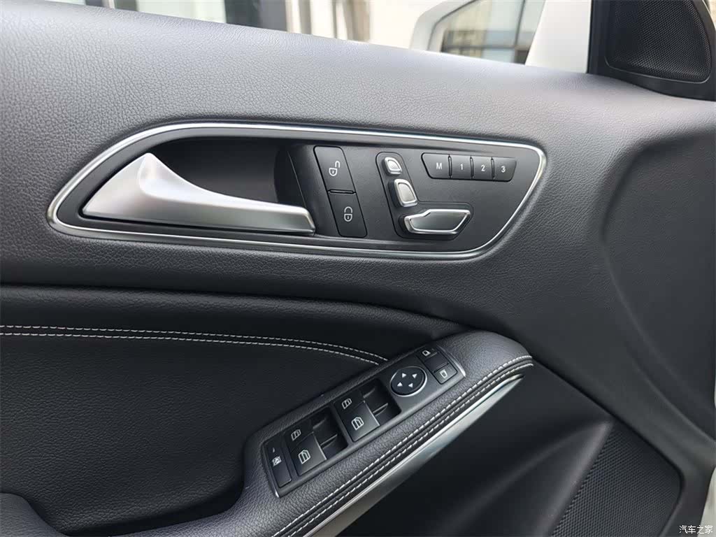 Mercedes-Benz GLA, 2019 15
