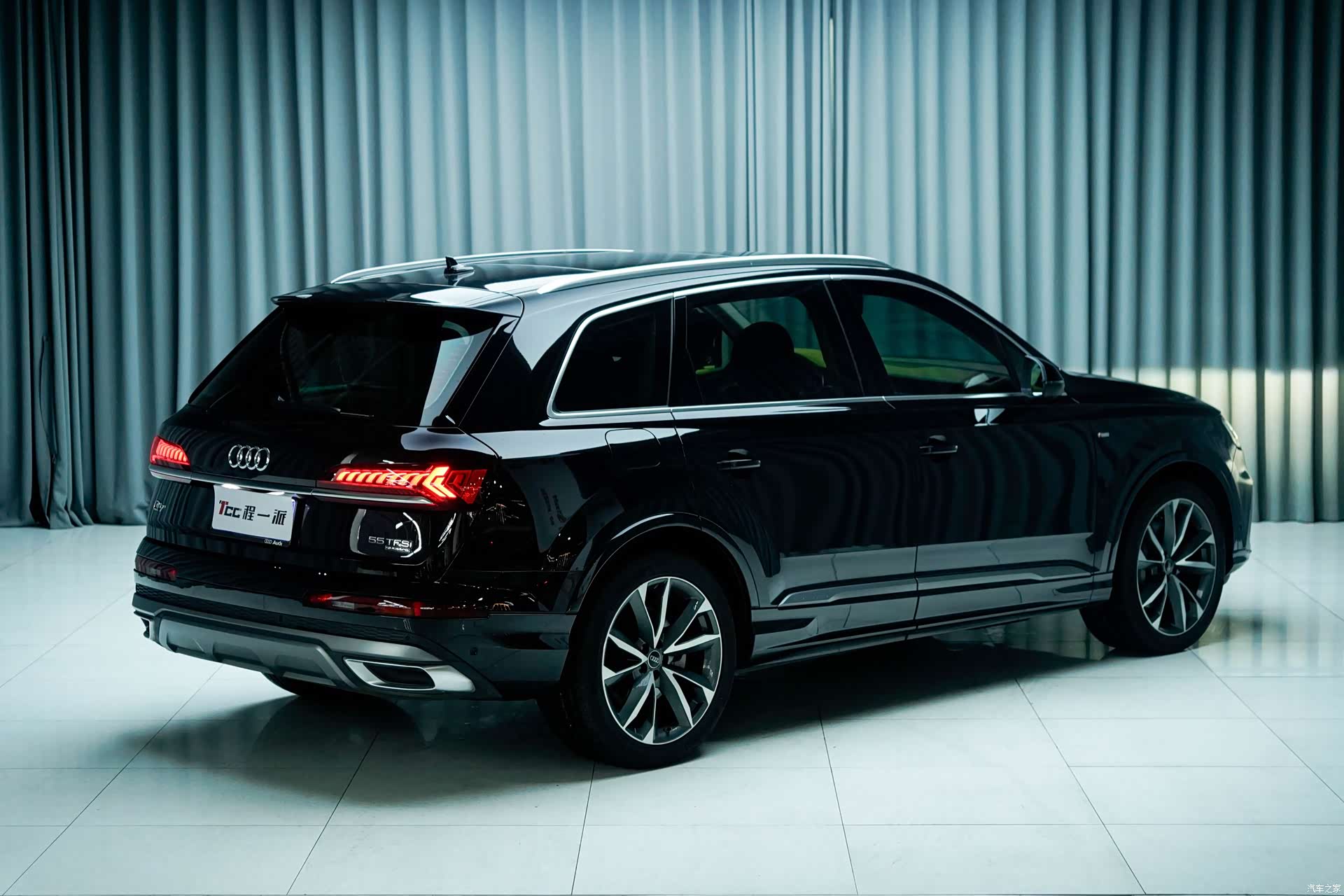 Audi Q7, 2023 4