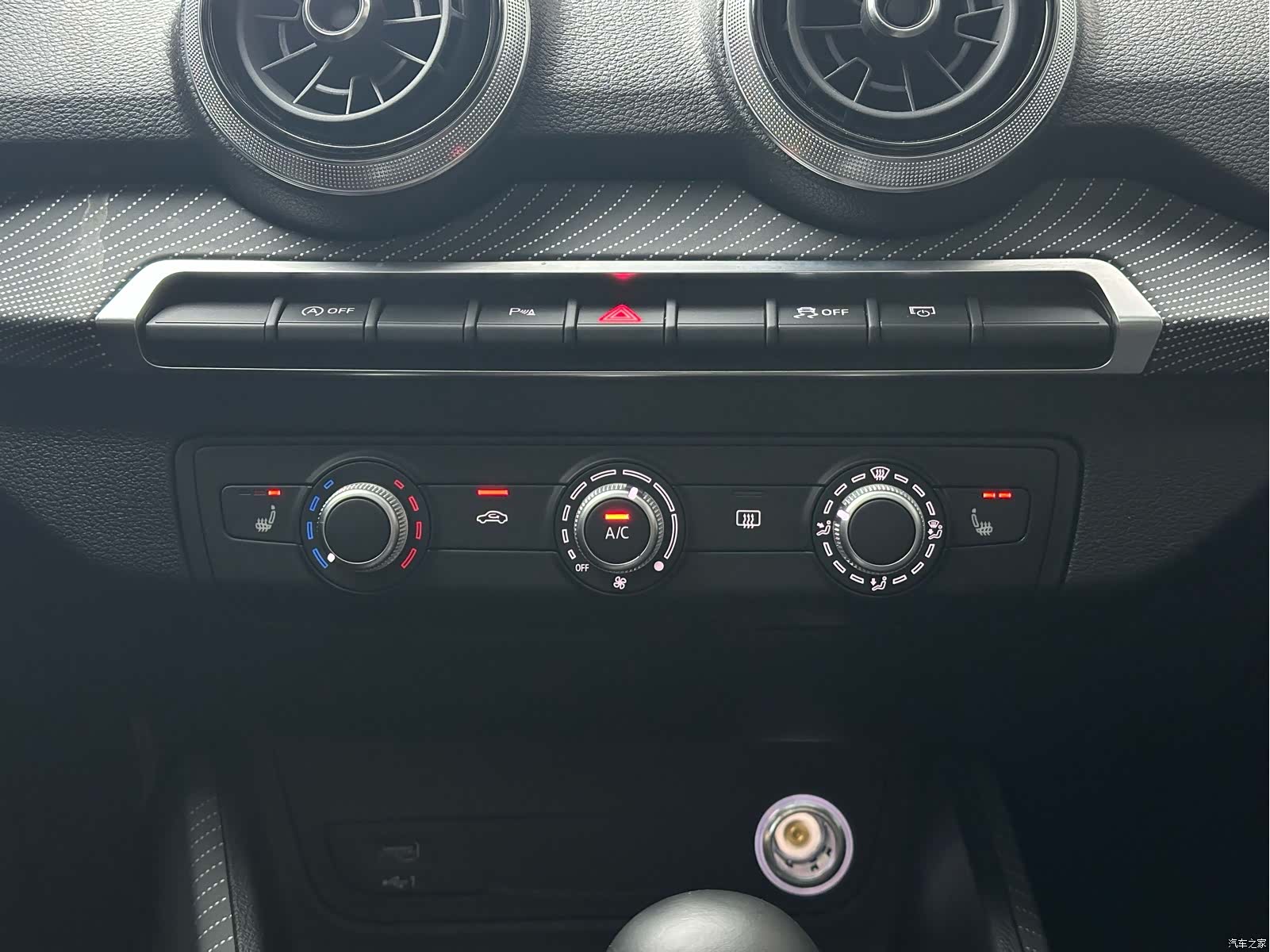 Audi Q2L, 2023 11