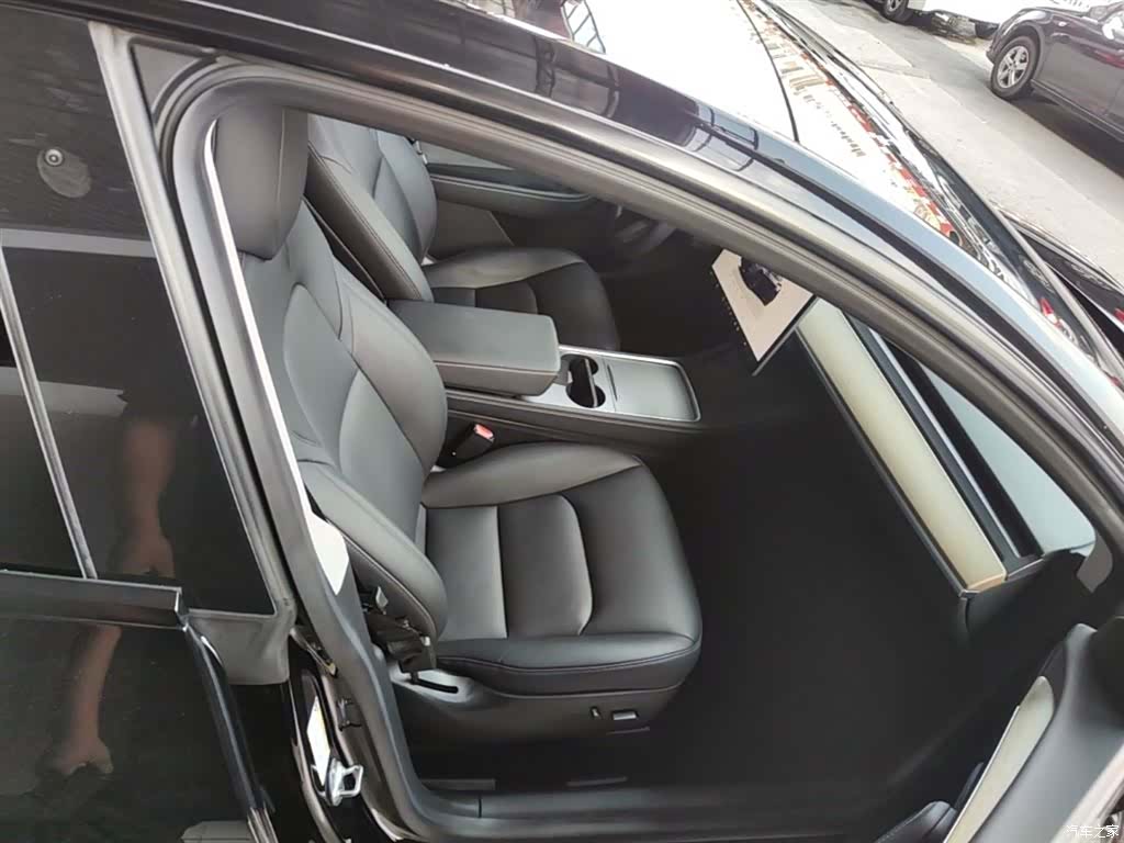 Tesla Model Y, 2022 25