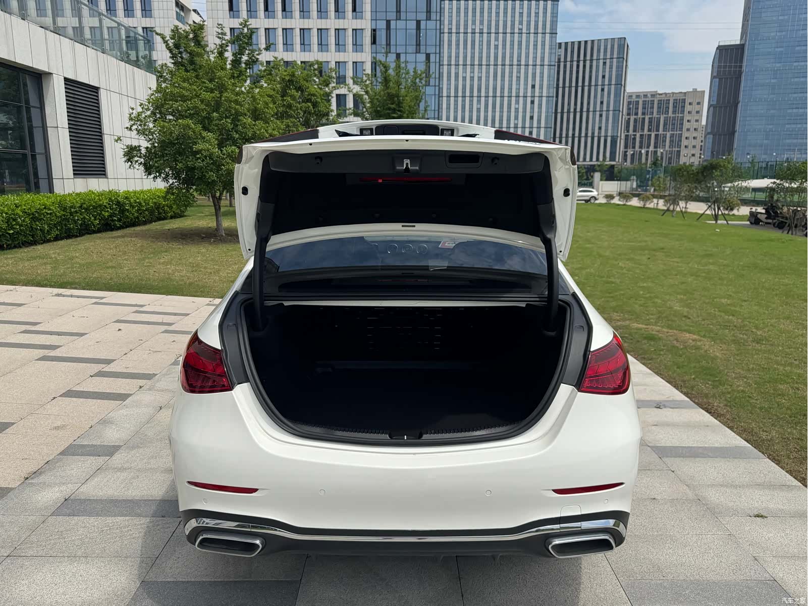 Mercedes-Benz C-Class, 2023 9